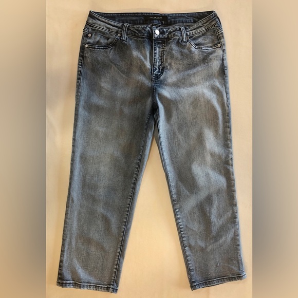 Liverpool Michelle Capri Light Wash (10/30) - Picture 2 of 14